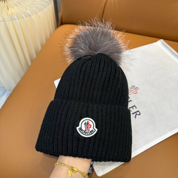 Moncler Black Ribbed Beanie with Pom Moncler - Picture 1 of 7